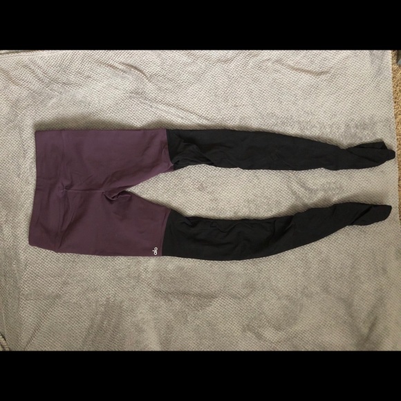 Alo Yoga/Barre Legging - Picture 3 of 3